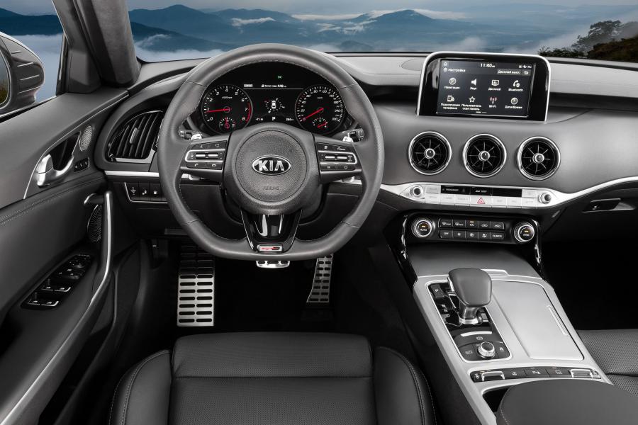 Торпедо Kia Stinger GT-Line AWD (CK) 2017 года  (WW) (фото 13 из 16)